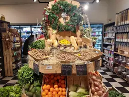 313-biocoop-nice-jardin-eden-magasin-bio-fruit-legume-sec-saison.webp